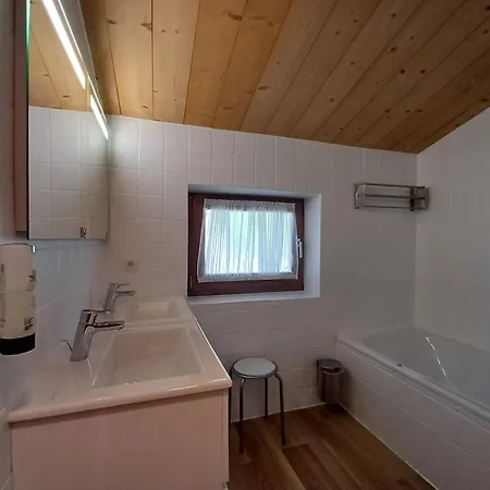 ووترفرونت أبارتمنتس - ستينبوك لودجيز زيل أم سي