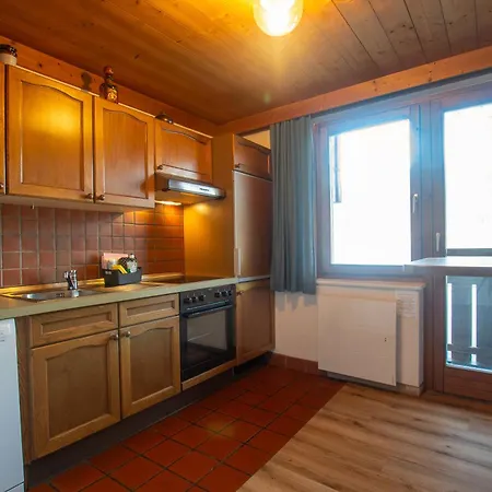 Waterfront Zell Am - Steinbock ツェル アム ゼー